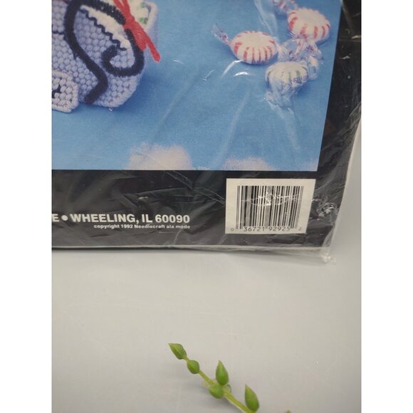 Vintage Sealed 1992 Needlecraft Ala Mode Christmas Mice Baskets Canvas Craft Kit - Picture 8 of 16